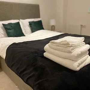 Apartment Triple T Homes Cosy 2 Bedroom With Balcony, Ilford