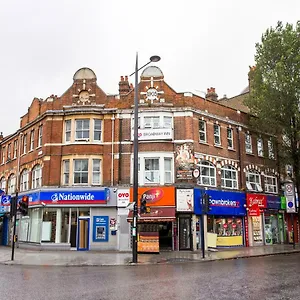 Hotel Broadway, Southall